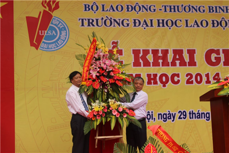 Thứ trưởng Doãn Mậu Diệp dự Lễ Khai giảng năm học 2014 - 2015 Trường Đại học Lao động – Xã hội