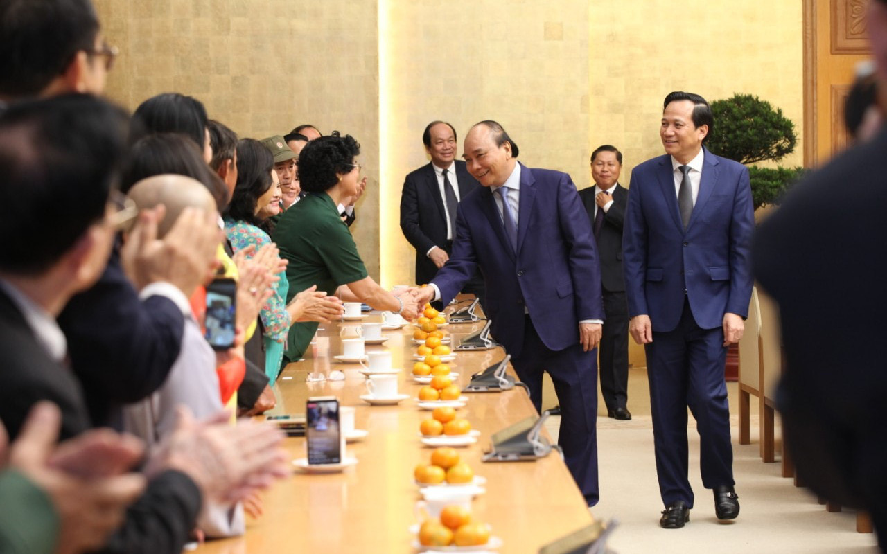 400 tấm gương sáng: Những người viết "câu chuyện cổ tích" về tình thương giữa đời thường