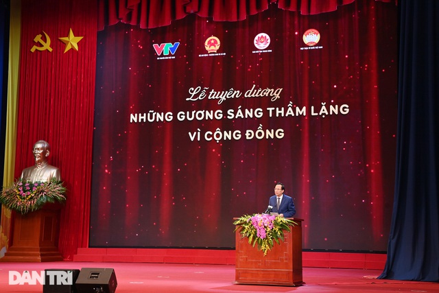 Lễ tuyên dương "Những gương sáng thầm lặng vì cộng đồng"