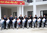 Bộ trưởng Đào Ngọc Dung tặng quà Tết Giáp Thìn tại Yên Bái