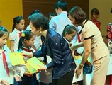 [MOLISA] Trao tặng 200 suất học bổng cho trẻ em có hoàn cảnh đặc biệt tại Ninh Bình, Nam Định